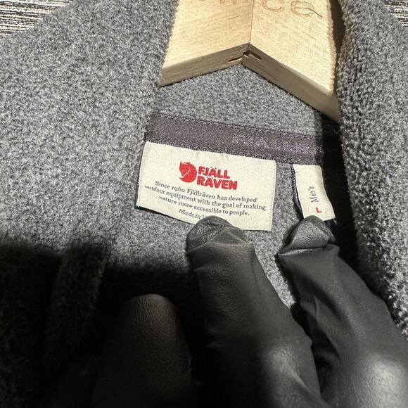 Fjall Raven Men's L Gray 1/4 Snap Button Ovik Fleece Sweater 81469 - Picture 4 of 15